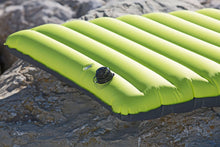 Carica l'immagine nel visualizzatore di Gallery, Materasso gonfiabile da campeggio Brunner Alveobed