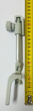 Carica l'immagine nel visualizzatore di Gallery, Braccetto a vite con manopola per finestre Plastoform