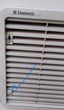 Carica l'immagine nel visualizzatore di Gallery, Vite chiusura griglie ventilazione esterne frigoriferi Dometic