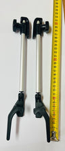 Carica l'immagine nel visualizzatore di Gallery, Braccetti tubolari per finestre camper Polyfix con maniglie