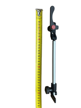 Carica l'immagine nel visualizzatore di Gallery, Braccetto a vite per finestre Plastoform con manopola