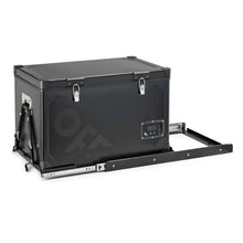 Carica l'immagine nel visualizzatore di Gallery, Dettaglio costruzione in acciaio verniciato per van