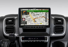 Carica l'immagine nel visualizzatore di Gallery, Sistema multimediale Alpine installato su Ducato 8