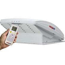 Carica l'immagine nel visualizzatore di Gallery, Oblò da tetto Maxxfan deluxe con apertura elettrica