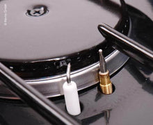 Carica l'immagine nel visualizzatore di Gallery, Fornello a gas Mary 30mbar per camper