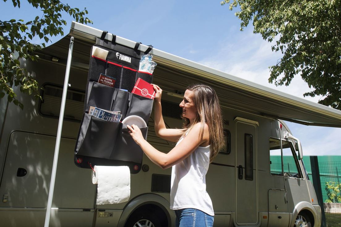 your GEAR Caravan Organizer – Mensola sospesa per roulotte 45 – 140 cm | Varianti Pocket, Shoe, Tablet, Wide, Mesh, Hook | Conservazione da campeggio 4 – 12 scomparti (gancio | 100 cm | 8 ganci your GEAR Caravan Organizer – Mensola sospesa per roulotte 45 – 140 cm | Varianti Pocket, Shoe, Tablet, Wide, Mesh, Hook | Conservazione da campeggio 4 – 12 scomparti (gancio | 100 cm | 8 ganci