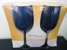 Carica l'immagine nel visualizzatore di Gallery, Set calici vino neri da campeggio
