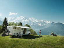 Carica l'immagine nel visualizzatore di Gallery, Veranda tendalino da parete Thule Omnistor 8000