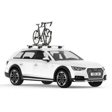 Carica l'immagine nel visualizzatore di Gallery, Dimostrazione Portabici da tetto per auto con fissaggio ruota anteriore Highroad Yakima