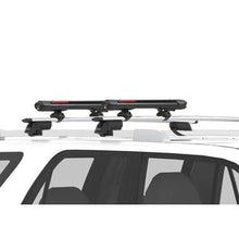 Carica l'immagine nel visualizzatore di Gallery, Portasci per barre da tetto per auto FatCat Evo Yakima