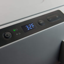 Carica l'immagine nel visualizzatore di Gallery, Frigorifero portatile a compressore Dometic CFF35