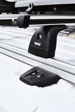 Carica l'immagine nel visualizzatore di Gallery, Barre portapacchi Thule Roof Rack per furgoni van con adapter tendalino