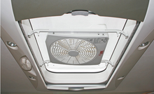 Carica l'immagine nel visualizzatore di Gallery, Turbo-Kit ventilatore per oblò camper - 98683-059