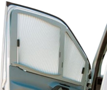 Carica l'immagine nel visualizzatore di Gallery, Kit oscuranti Remis per Mercedes Sprinter con pacchetto sensori grande

