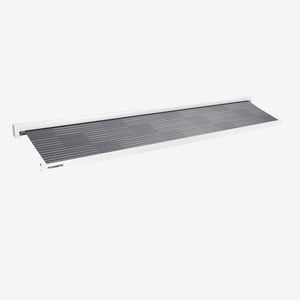 Tendalino Dometic PerfectWall PW 1100 completamente esteso bianco per creare un'area ombreggiata accanto al camper.