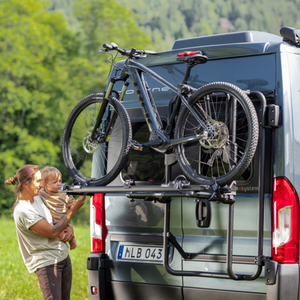 Thule VeloTrack montato su Fiat Ducato con bici caricate