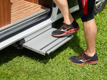 Carica l&#39;immagine nel visualizzatore di Gallery, Gradino Thule Slide-Out G2 12V per Ducato
