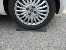 Carica l&#39;immagine nel visualizzatore di Gallery, Wheel Saver - Culle per pneumatici camper
